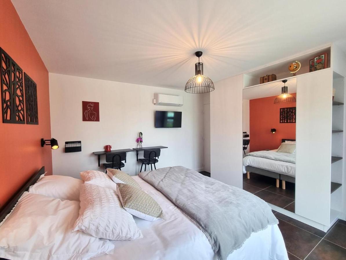 La Cle Des Chaumes Bed & Breakfast Boisset-lès-Montrond Dış mekan fotoğraf