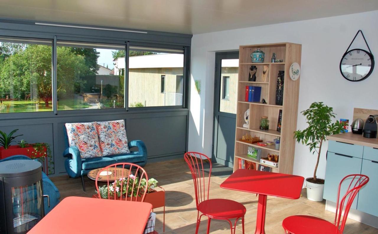 La Cle Des Chaumes Bed & Breakfast Boisset-lès-Montrond Dış mekan fotoğraf