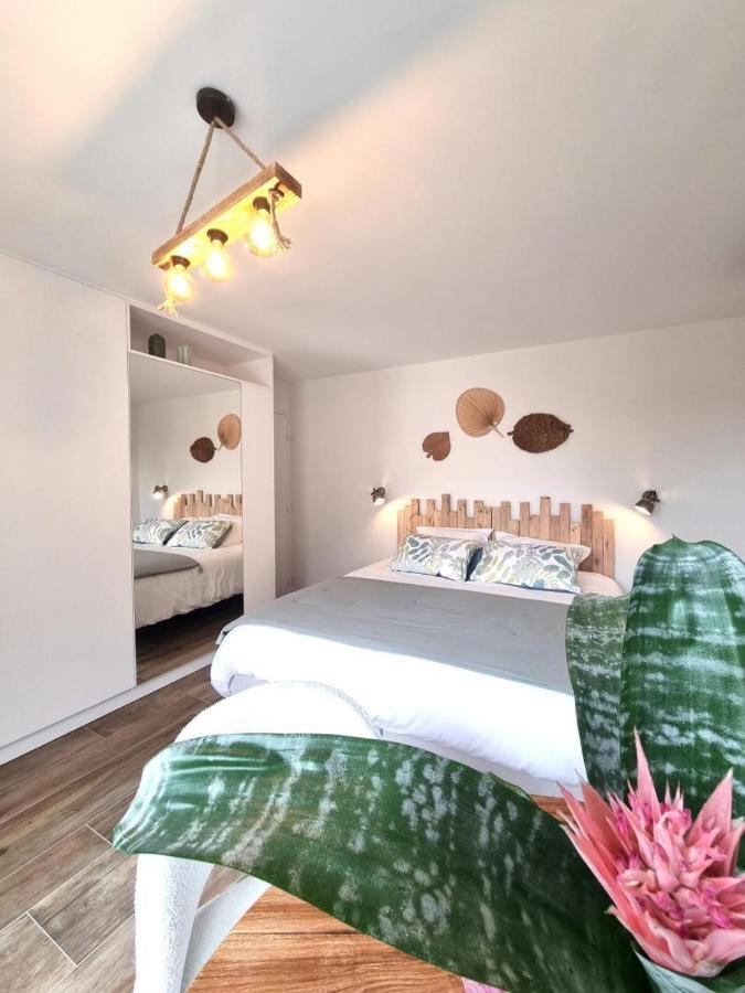 La Cle Des Chaumes Bed & Breakfast Boisset-lès-Montrond Dış mekan fotoğraf