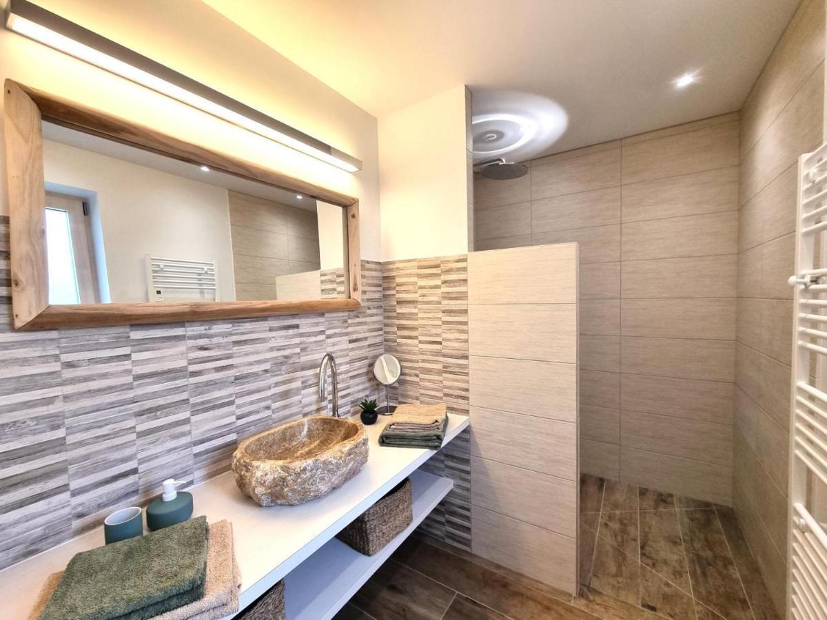 La Cle Des Chaumes Bed & Breakfast Boisset-lès-Montrond Dış mekan fotoğraf